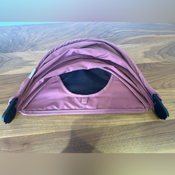 Ergobaby Metro Hood - Picture 2 of 3